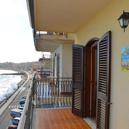Camelia Apartment Giardini Naxos